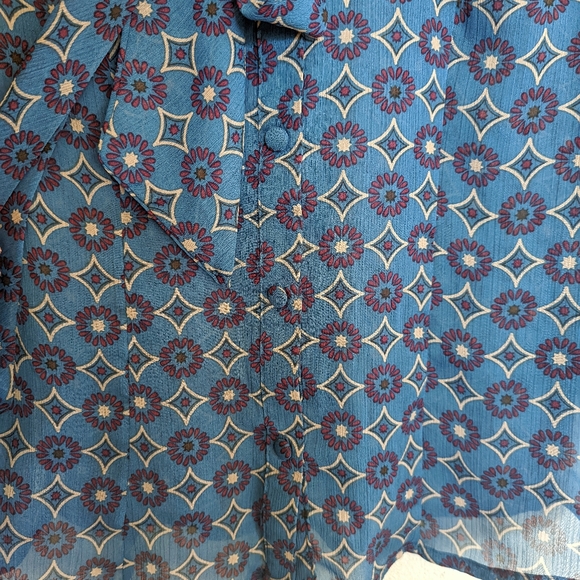 GEOMETRIC PRINT TOP! - Picture 6 of 8